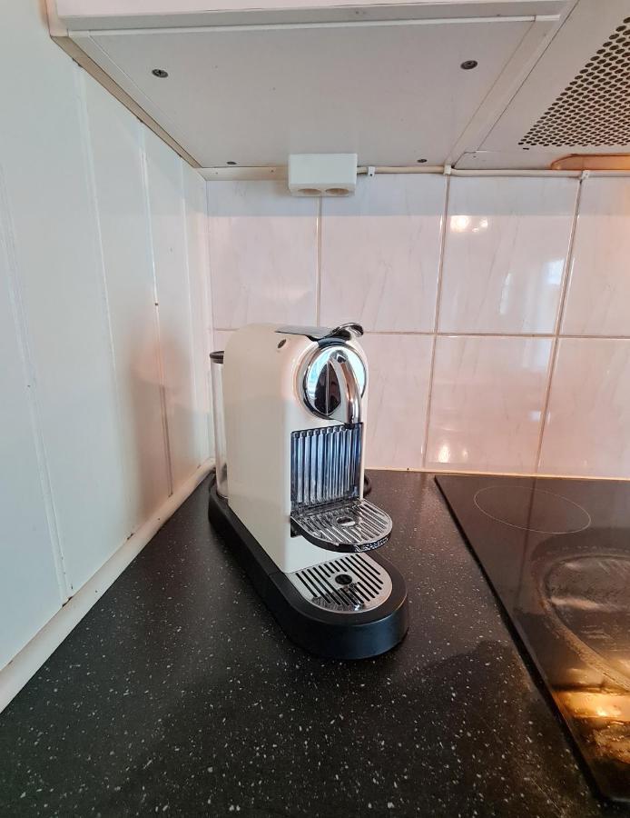Cozy Apartment In The City Center Of Stromstad Luaran gambar